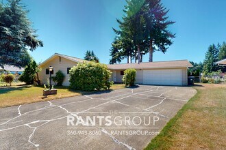 Building Photo - Recently updated 3-bed, 2-bath Rambler in Lacey!