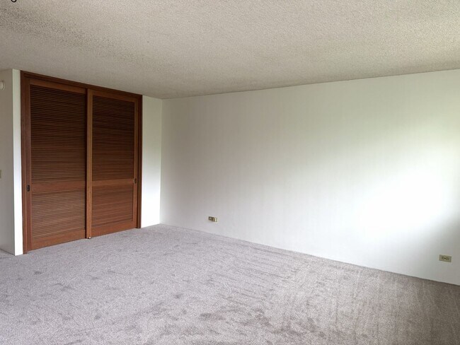 Building Photo - 250 Kawaihae St