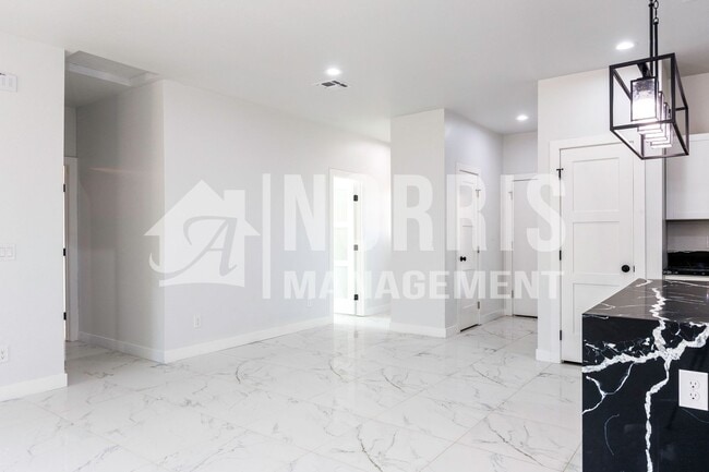 Building Photo - Beautiful Brand New Home with Block Wall