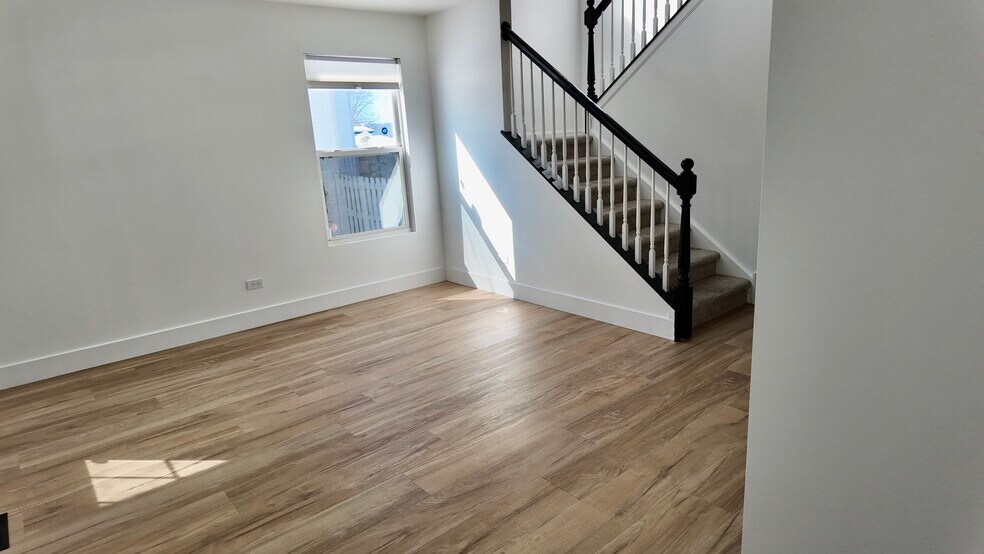 Building Photo - 68 Kempton Dr