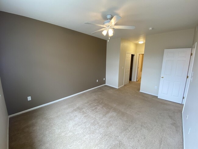 Building Photo - 2115 Grays Peak Dr
