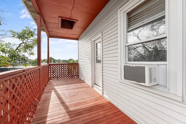 Building Photo - 3 Seafoam Ave