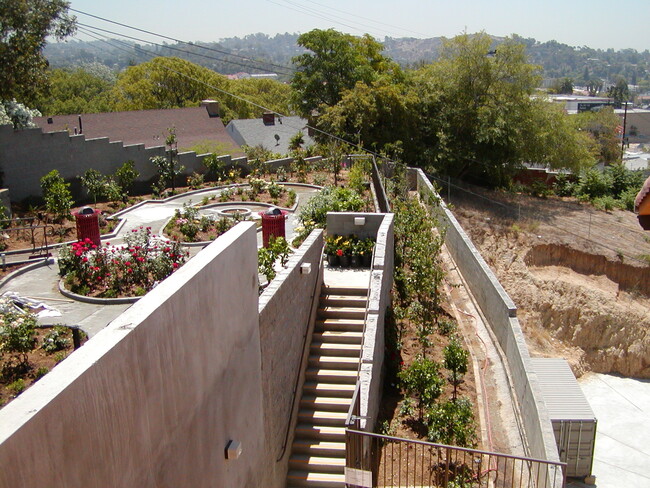 Building Photo - 2455 Colorado Blvd