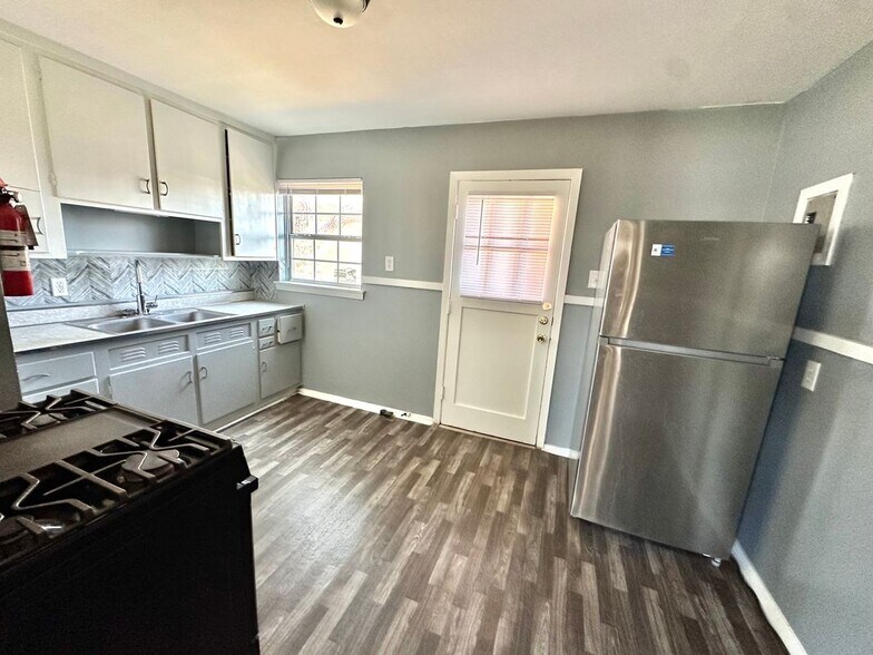 Building Photo - 212 S Fillmore St