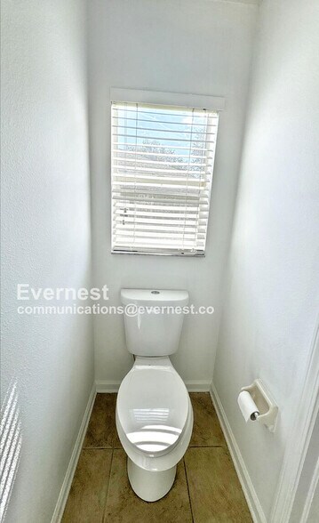 Building Photo - 692 Sea Holly Dr