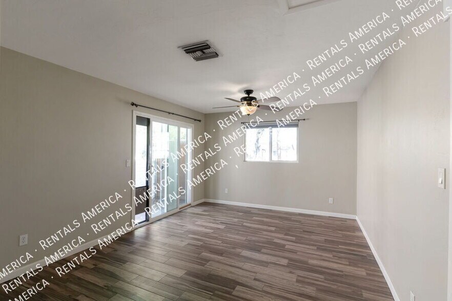 Building Photo - 2558 E Alta Vista St