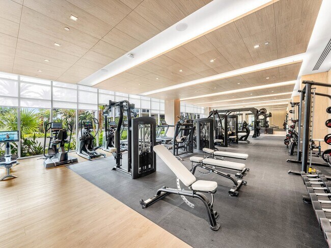 Building Photo - 220 Lake Shore Dr