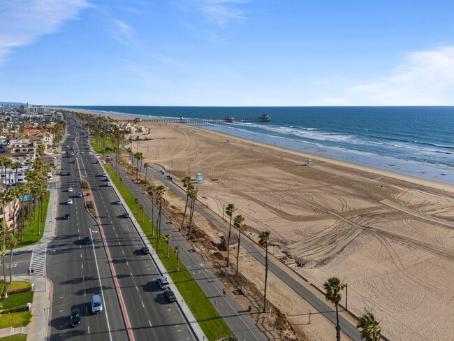 Building Photo - OCEAN FRONT CONDO IN HUNTINGTON BEACH