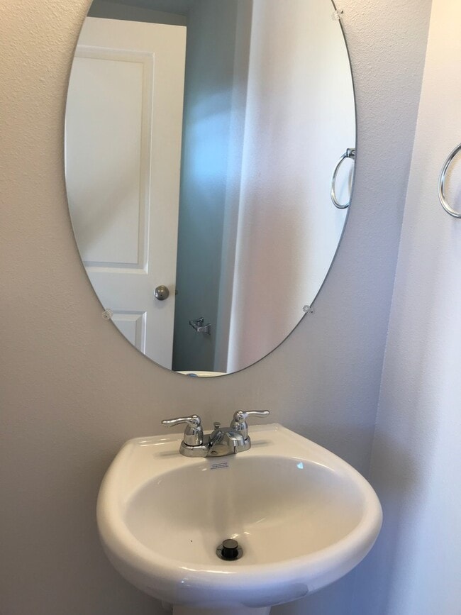 Building Photo - Spacious 4 Bd 2.5 Ba Home in  Camas School District! Upgrades! Close to Parks & Freeway Access!