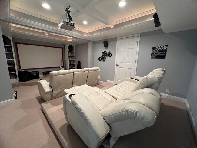 Building Photo - 7190 Belcrest Dr