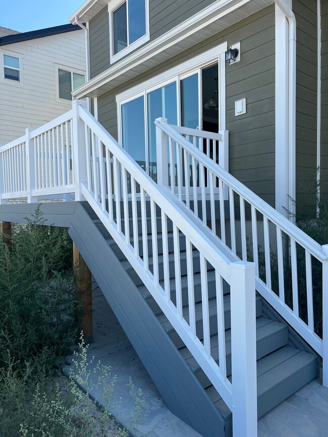 Building Photo - 13735 Devers Dr
