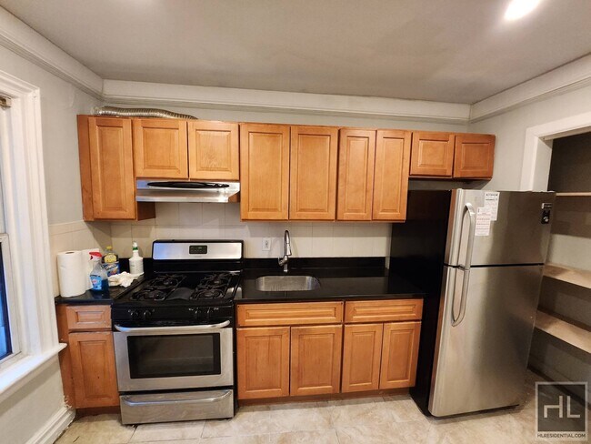 Building Photo - Beautiful Renovated Jackson Heights apartment