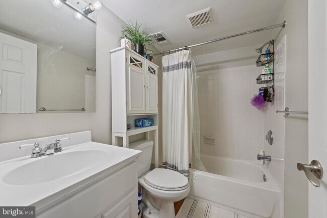 Building Photo - 43340 Wintersrun Ct