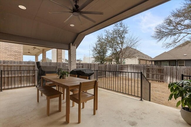 Building Photo - 557 Jefferson Dr