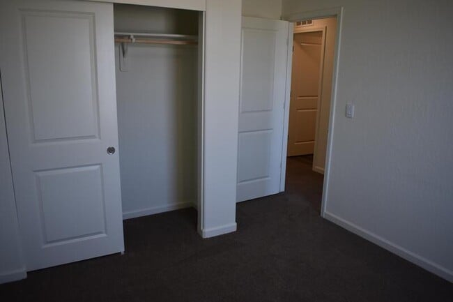 Building Photo - 708 Athena Dr