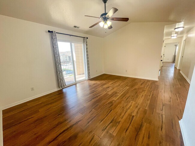 Building Photo - 8212 N Cedar Springs Rd