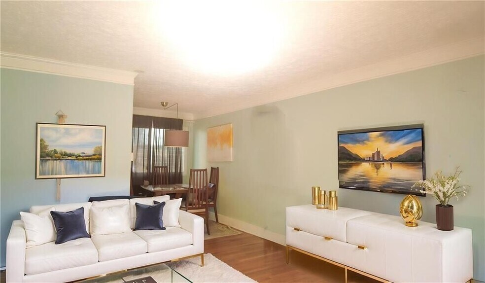 Building Photo - 411 Tenth Street, 7