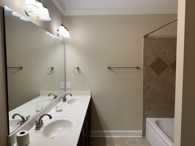 Building Photo - Condo in gated Anderson Creek Club!