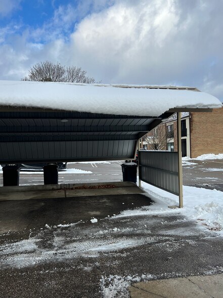 Building Photo - 18411 University Park Dr