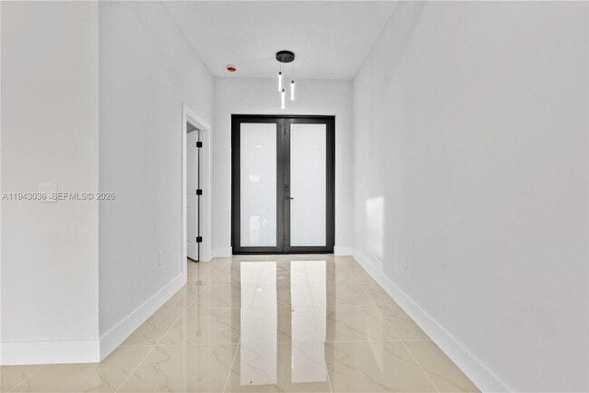 Building Photo - 456 Mercedes Ct