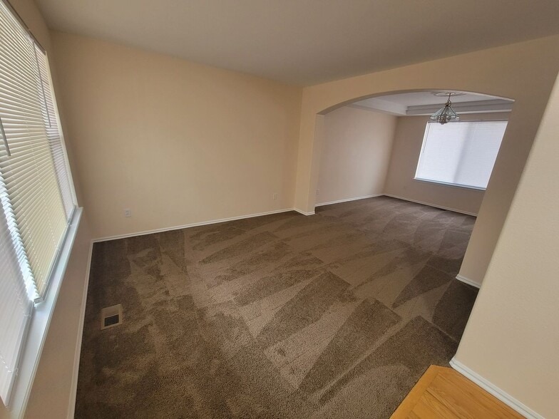 Building Photo - 18685 E Progress Pl