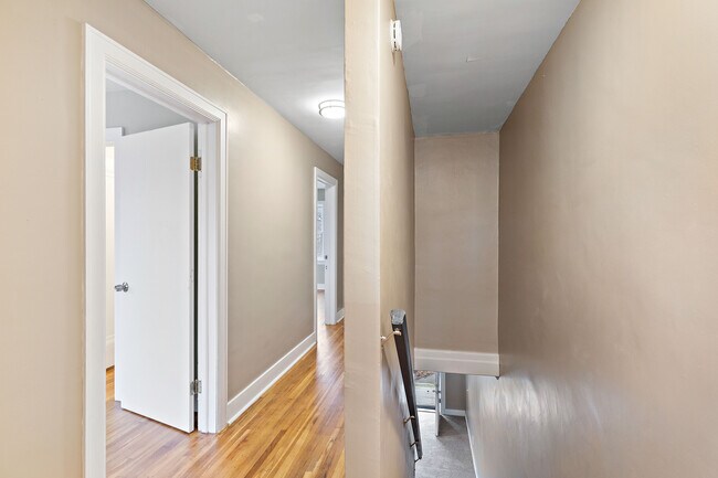 Building Photo - 227 E 17th Ave