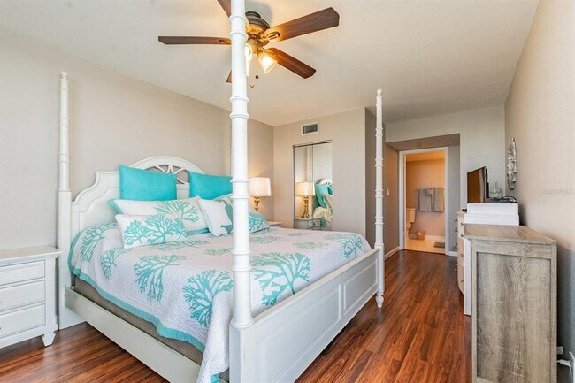 Building Photo - 6081 Bahia Del Mar Cir N