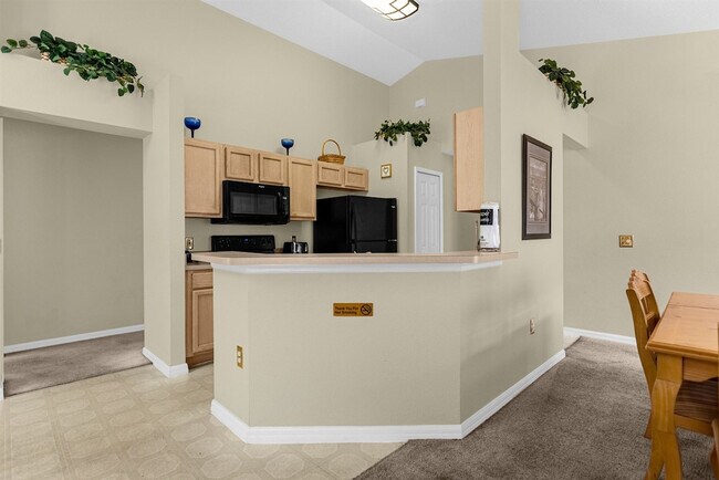 Building Photo - 1061 Lake Berkley Dr