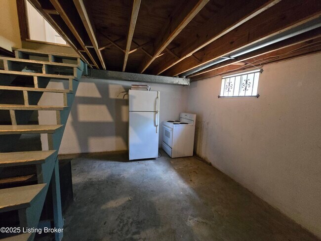 Building Photo - 9313 Le Beau Ct