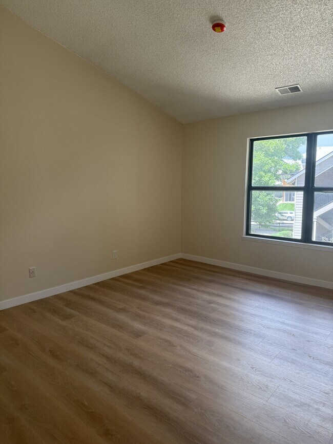Building Photo - 8376 S Upham Way