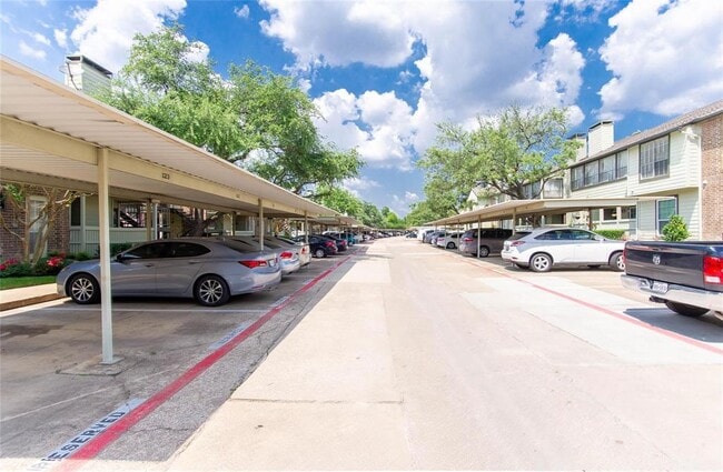 Building Photo - 5981 Arapaho Rd