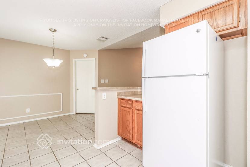 Building Photo - 4136 Hathaway Dr