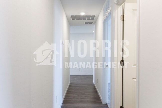 Building Photo - Brand New Beautiful Large Single Story Home