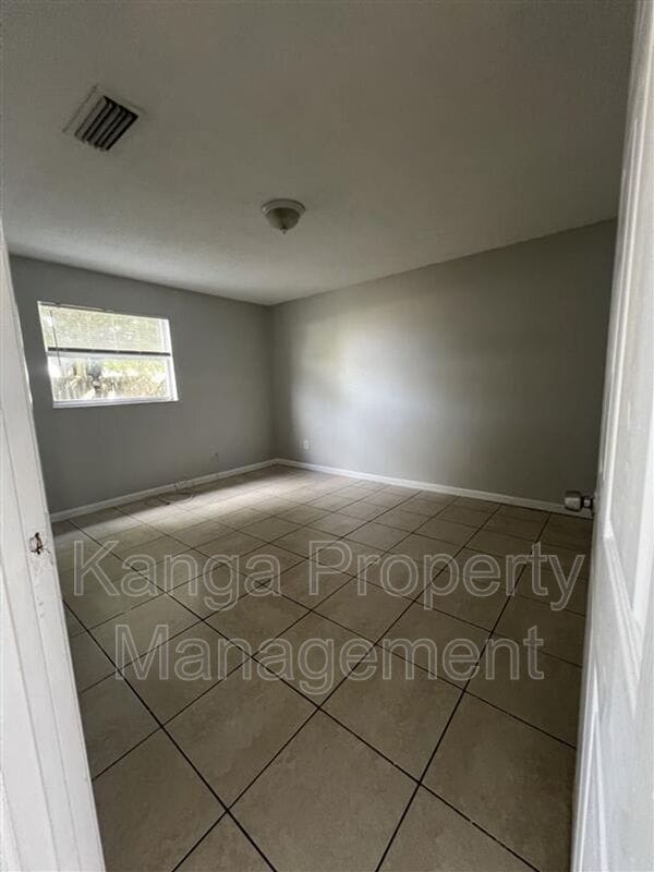 Building Photo - 3206 Louisiana Ave