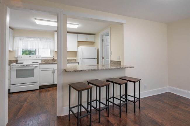 Building Photo - 177 Chestnut St