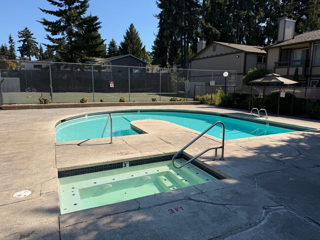 Building Photo - 3 Bedroom 2 Bath Lower Unit Walkout Patio Lynnwood $2100 per month