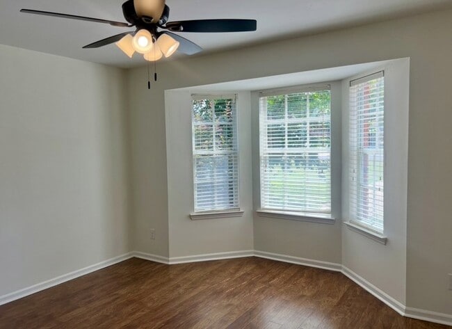 Building Photo - 134 Covington Pl