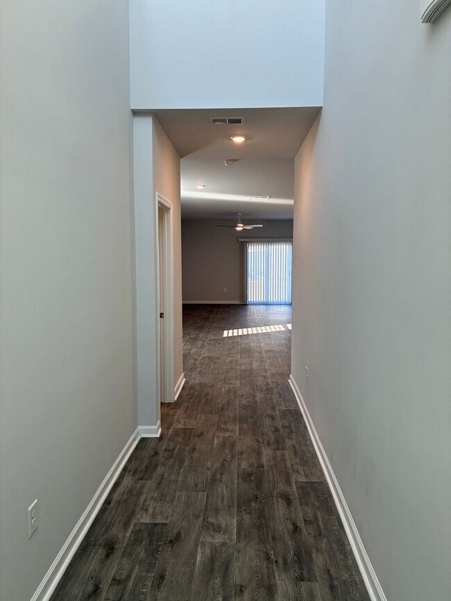 Building Photo - 5 Bedroom 2.5 Bathroom Home in Sunfish Cove in Sunset Beach, NC