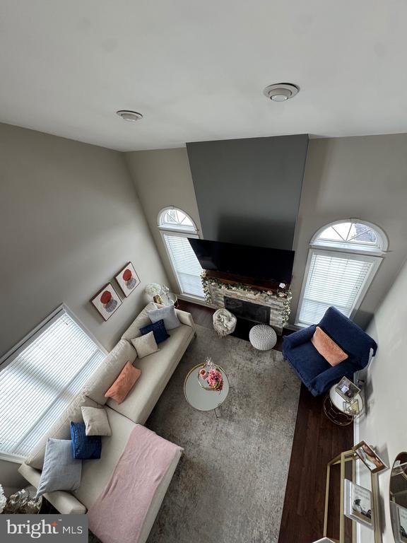 Building Photo - 17 Parkview Way