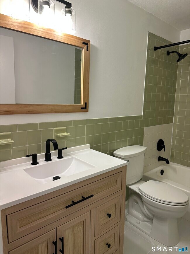 Building Photo - 18 Canterbury Arms