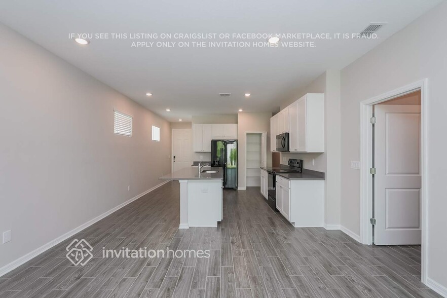 Building Photo - 7610 Ashcroft Dr