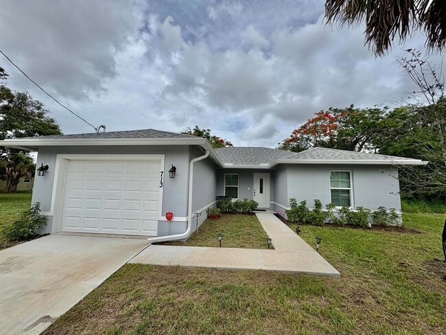 Primary Photo - 713 SE East Ave