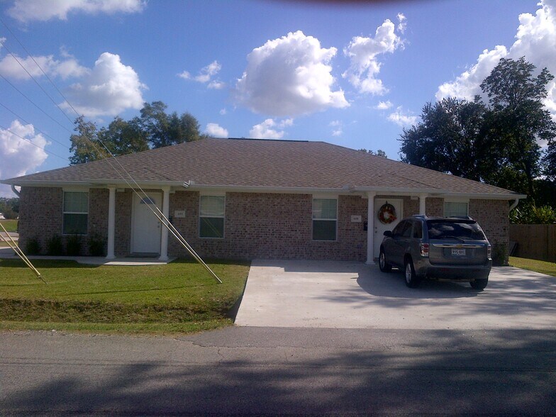 Duplex for Lease - 105 Boston Ave
