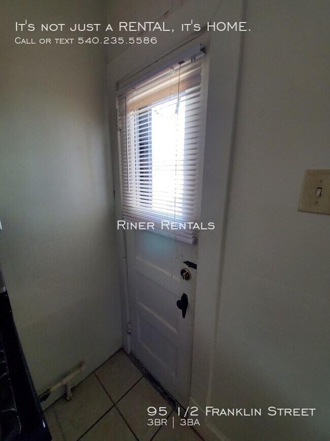 Building Photo - 95 1/2 Franklin Street-