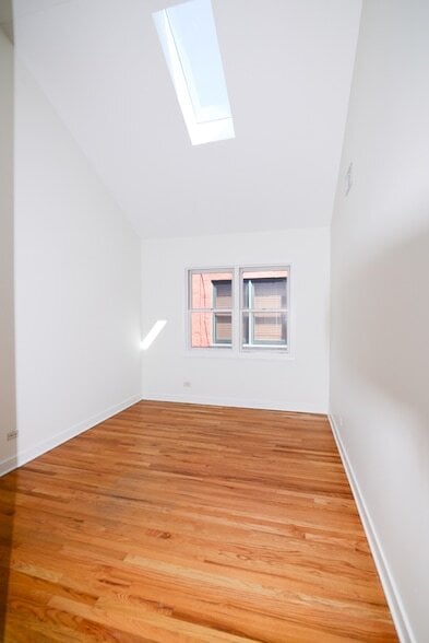Building Photo - 2334 W Harrison St