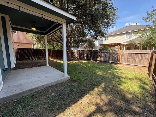 Building Photo - 2109 Rockland Dr