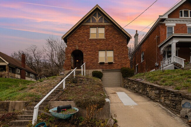 Building Photo - 710 Highland Ave