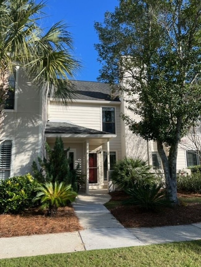 Building Photo - Great Location!! 2 Bedroom Condo