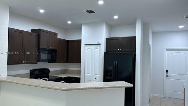 Building Photo - 3526 NW 29th Ct