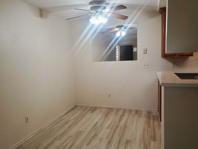 Building Photo - Concord/Clayton Border-Ground floor 1/1 w/ In Unit Laundry